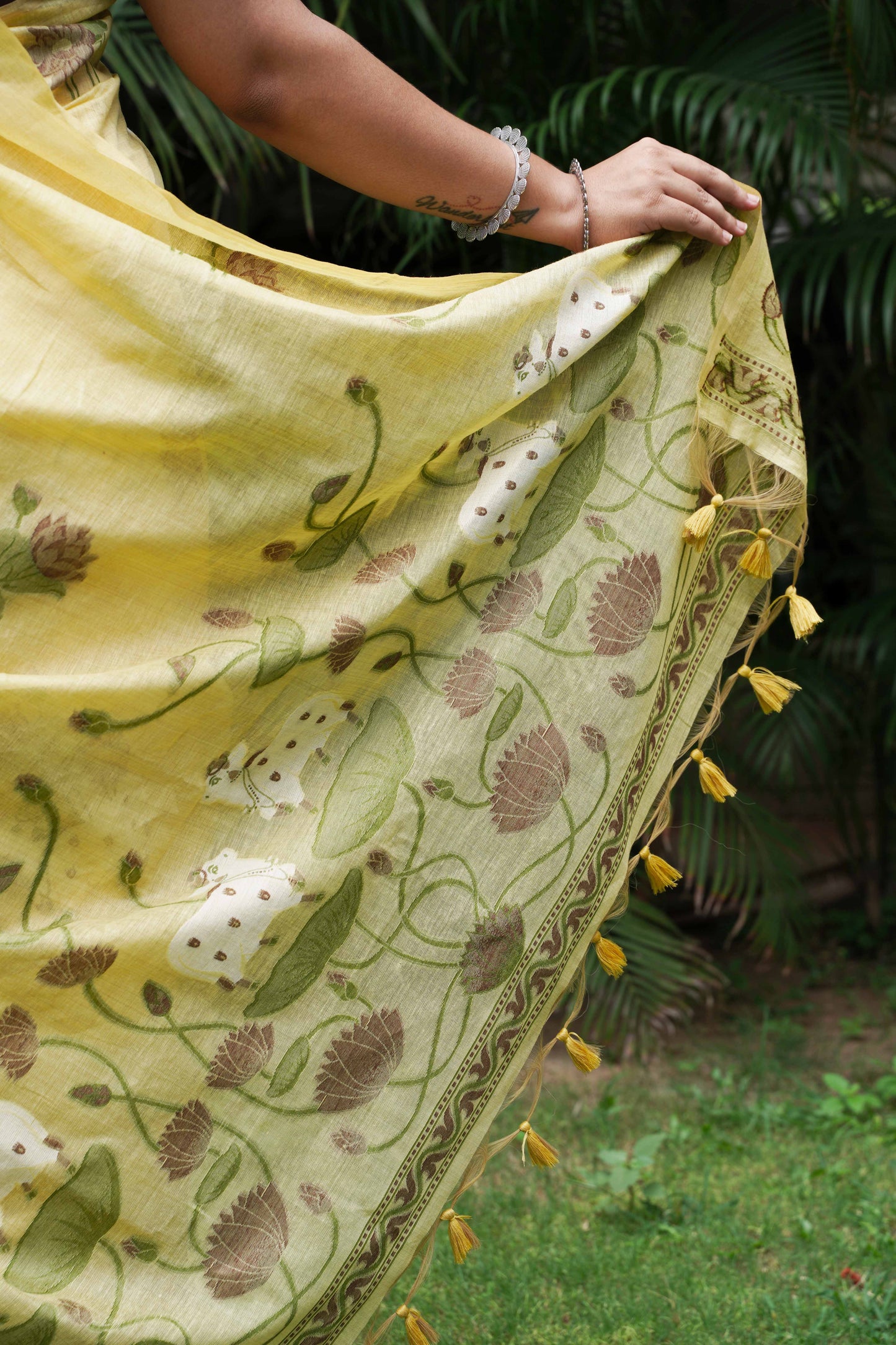PICHWAI PHOOL- Yellow Pure Monga Cotton Handwoven Pichwai Saree