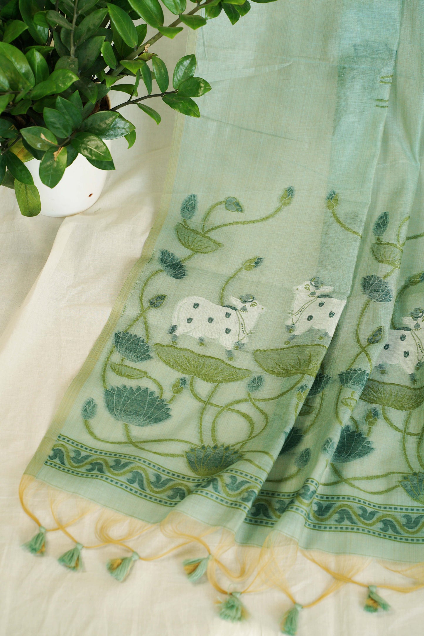 NANDINI- Pure Monga Cotton Handwoven Pichwai Saree