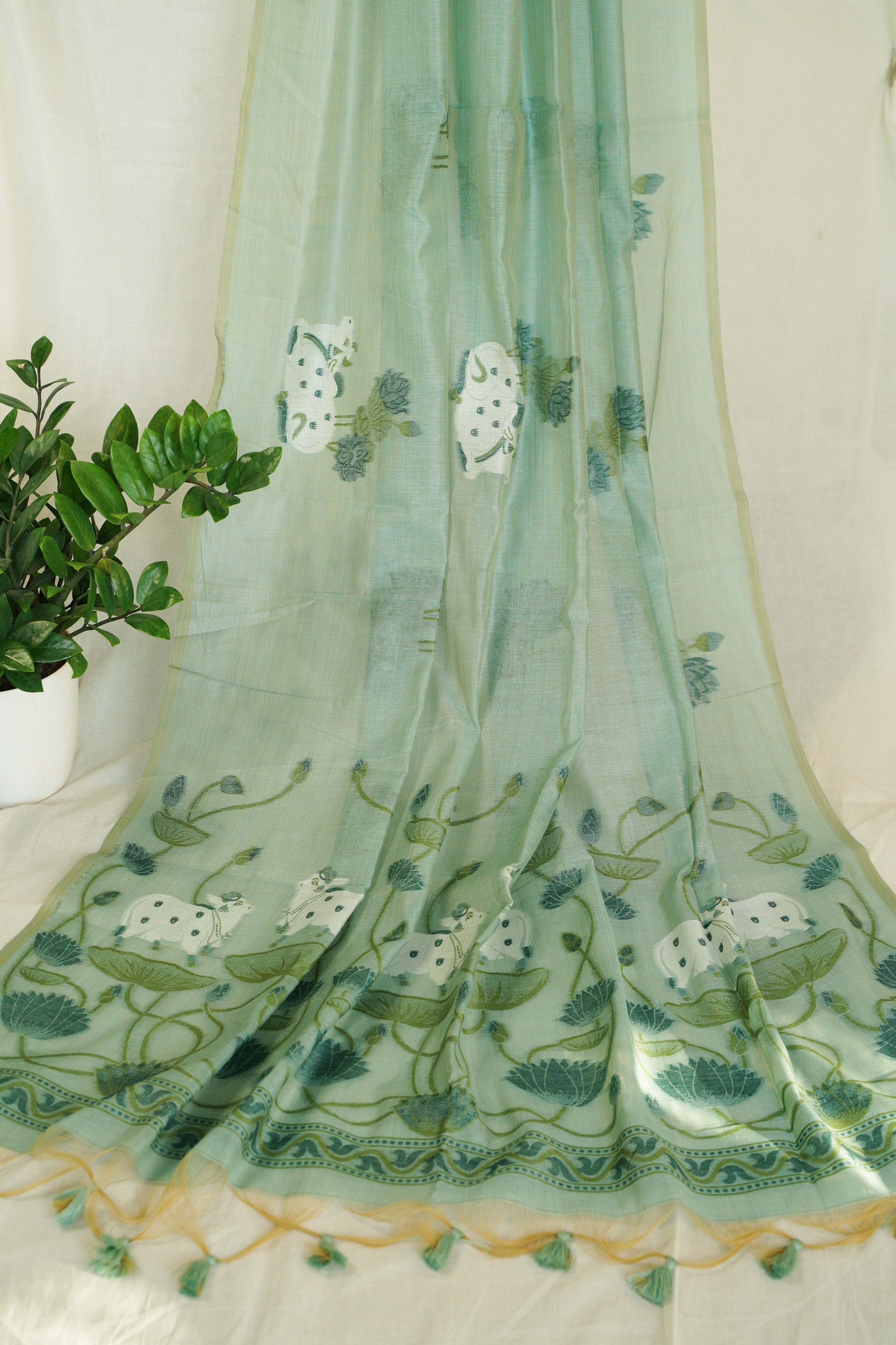 NANDINI- Pure Monga Cotton Handwoven Pichwai Saree