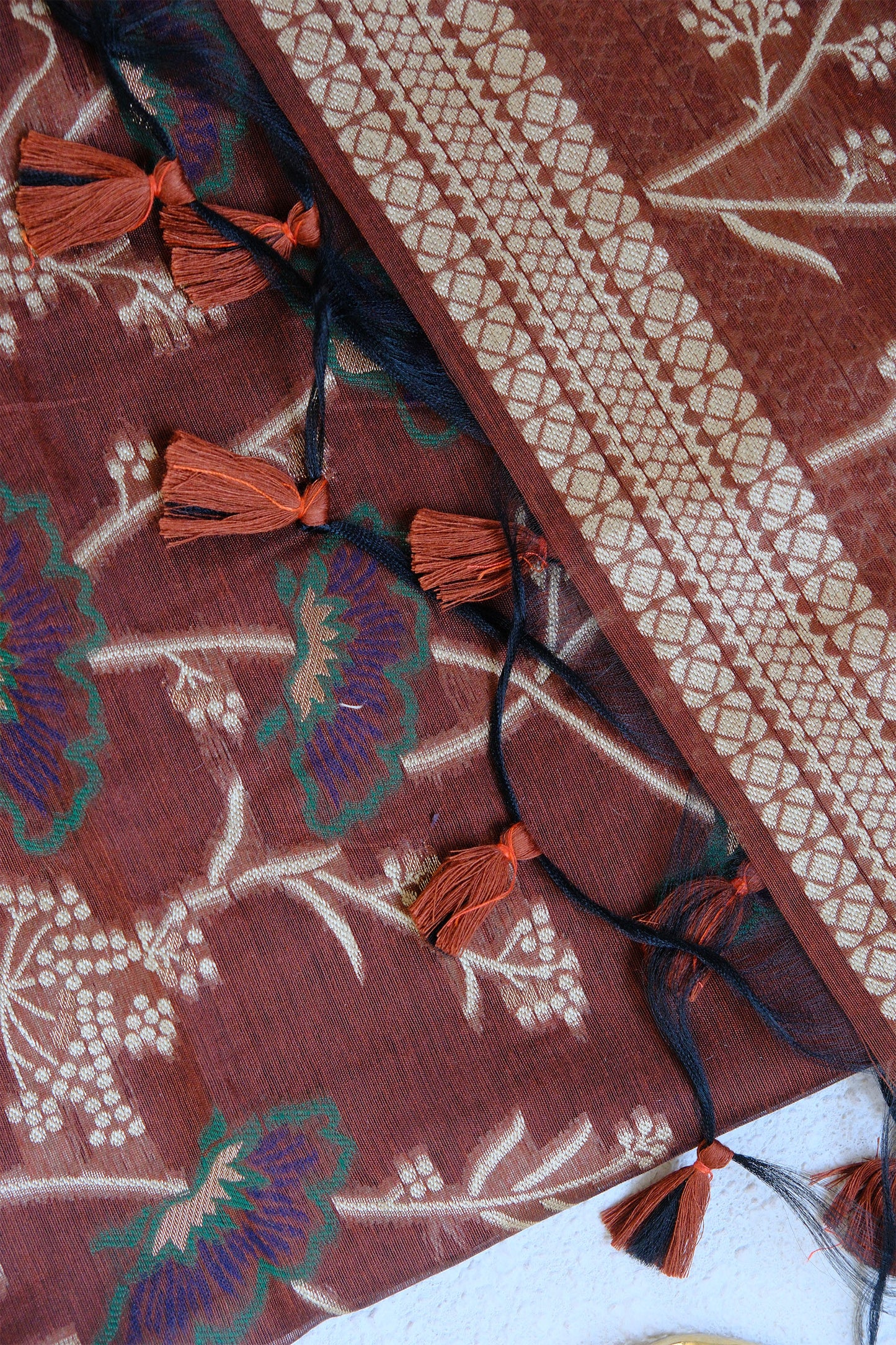 BROWNS AND BLOOMS