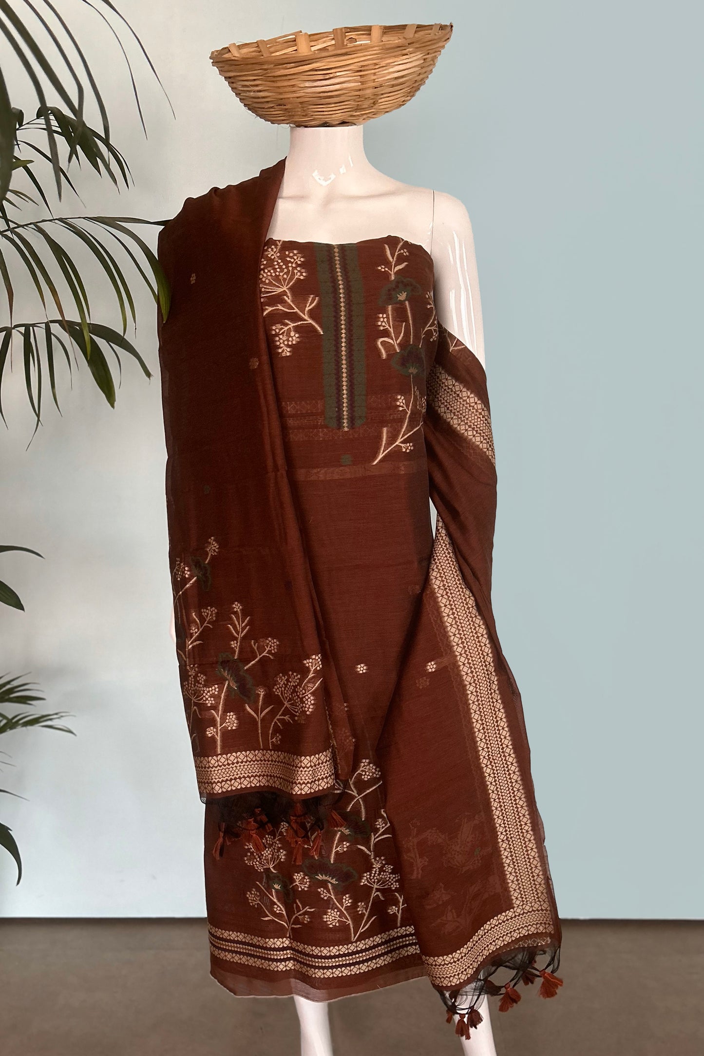 BROWNS AND BLOOMS