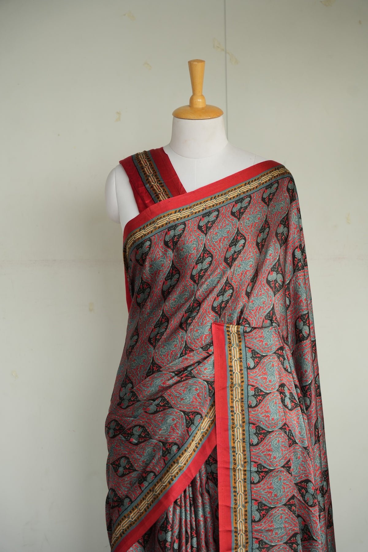 ROOH – Charcoal Grey & Red Paisley Print Modal Silk Saree