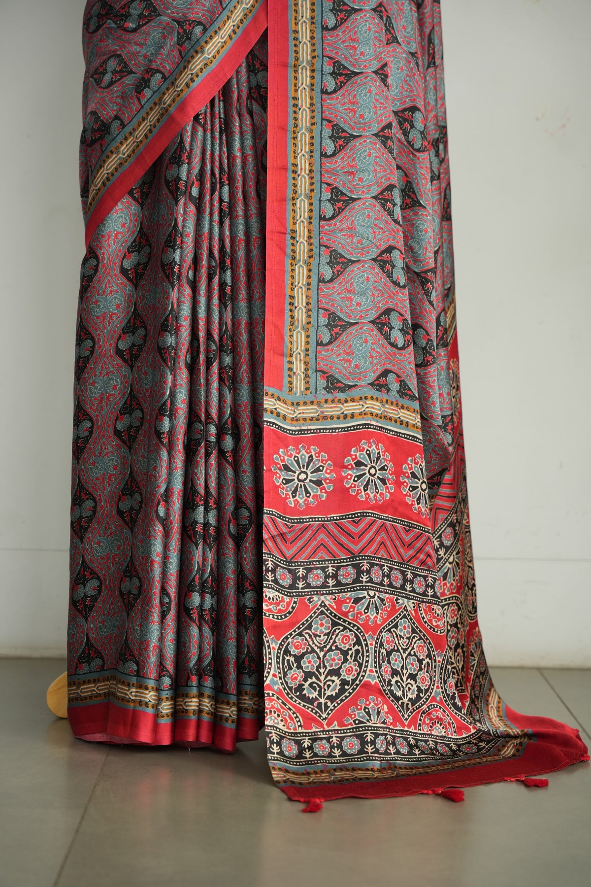 ROOH – Charcoal Grey & Red Paisley Print Modal Silk Saree