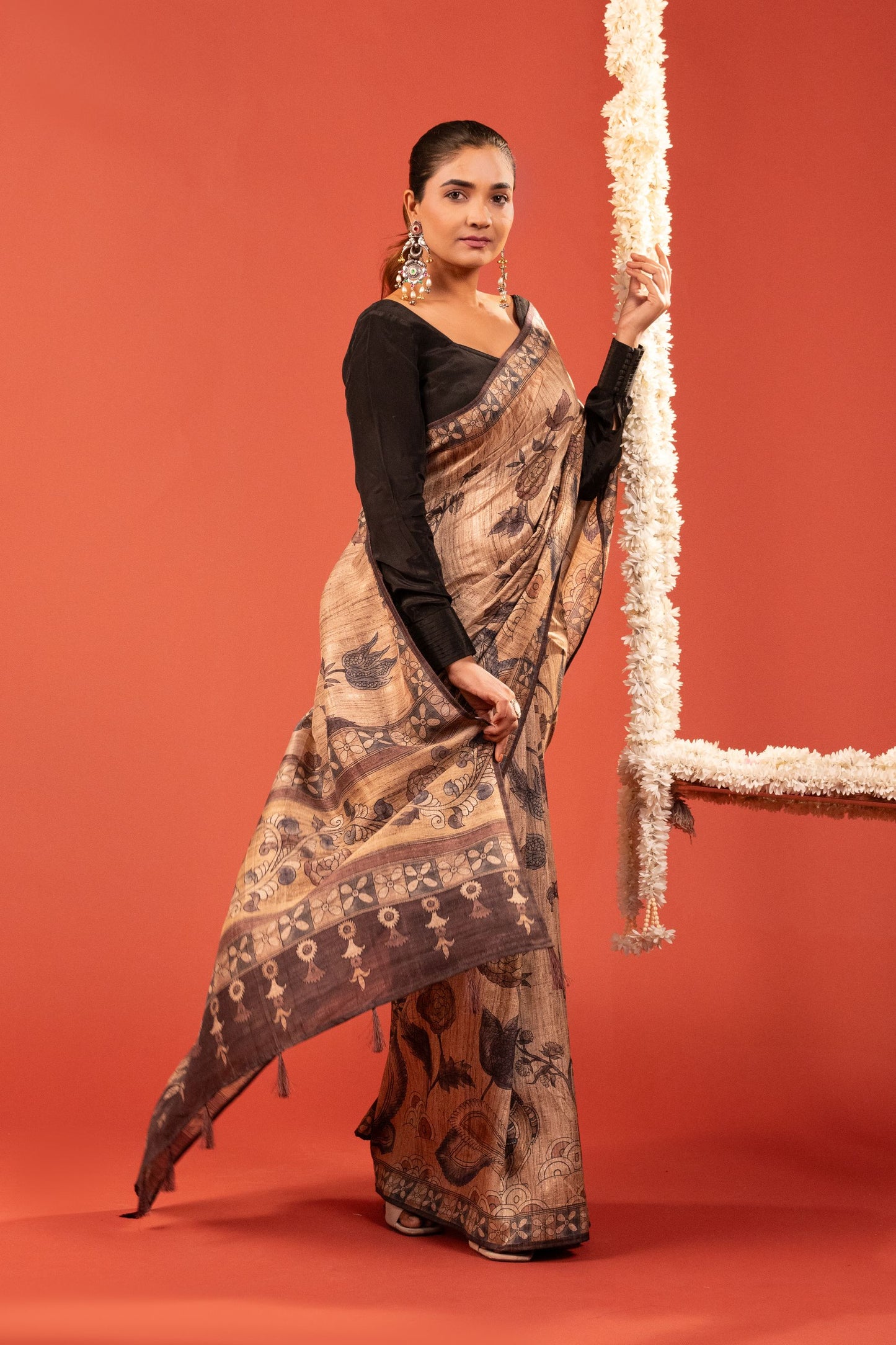 RUST & ROSES – Floral Printed German Silk Saree