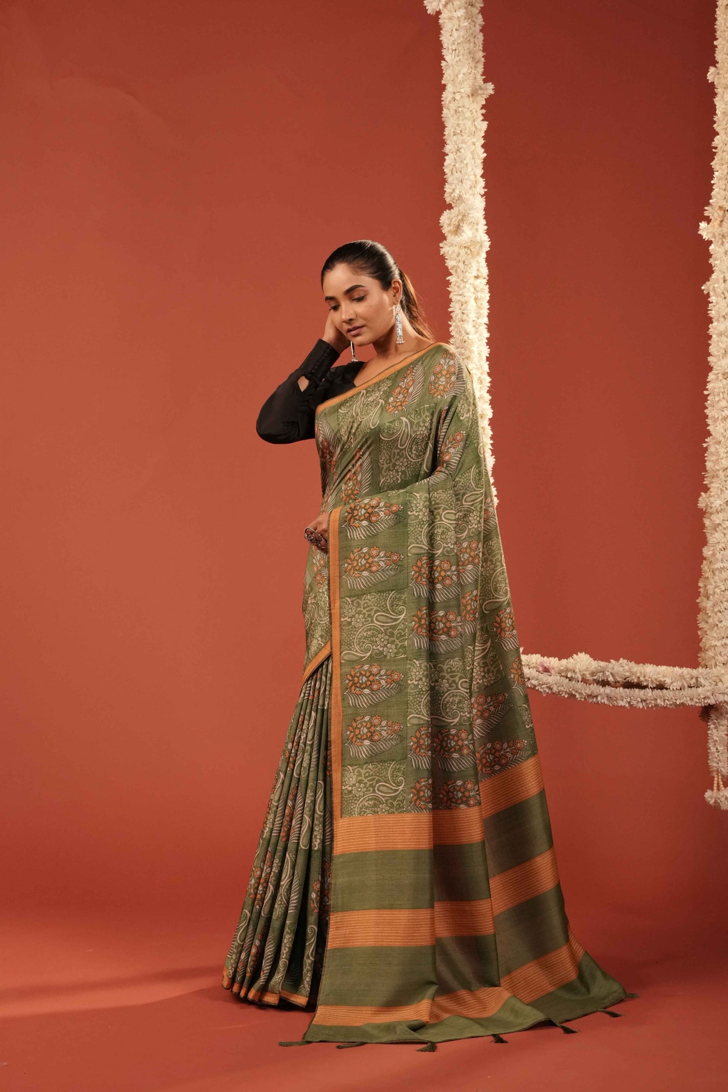 OLIVE-O-CLOCK-  Floral Tussar Silk Saree